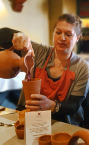 Кувшины с вином