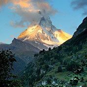 Утро в Цермате, вид из окна номера на Маттерхорн